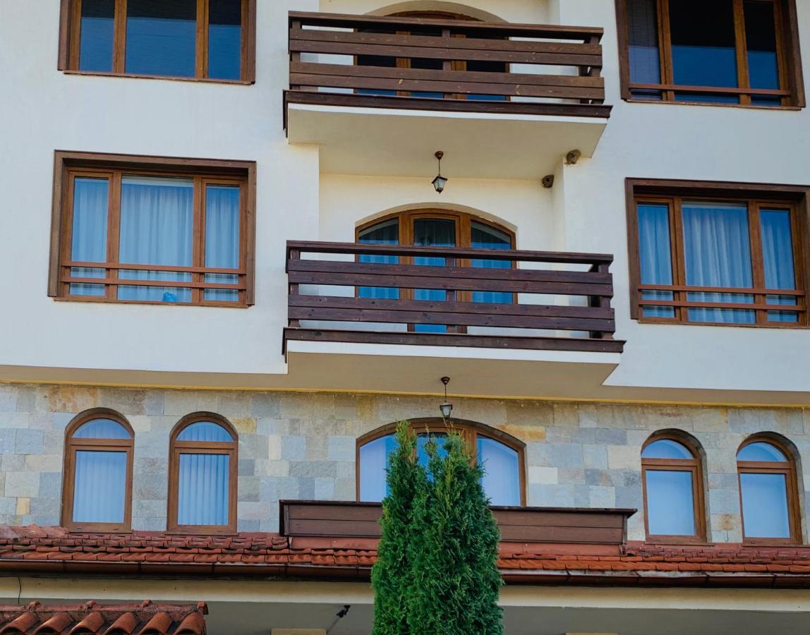 Charming Ski Apartments Near Gondola & Bar Street, Cedar Lodge 1 Complex Bansko Exterior photo
