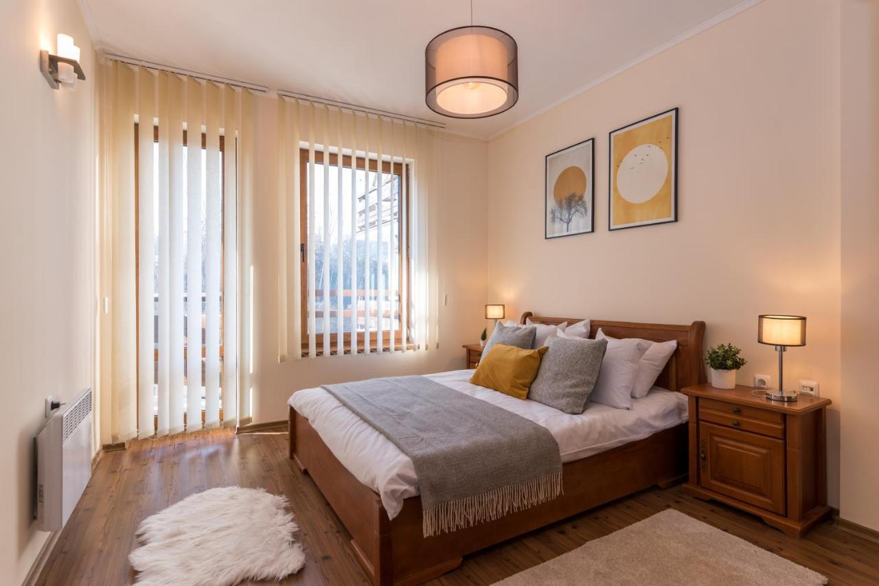 Charming Ski Apartments Near Gondola & Bar Street, Cedar Lodge 1 Complex Bansko Exterior photo