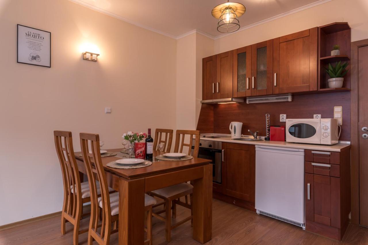 Charming Ski Apartments Near Gondola & Bar Street, Cedar Lodge 1 Complex Bansko Exterior photo